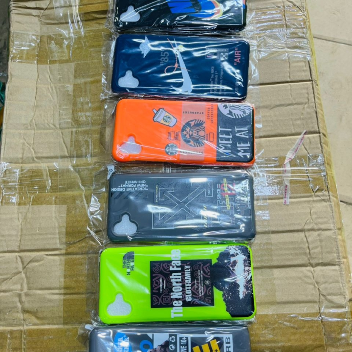 pochette téléphone