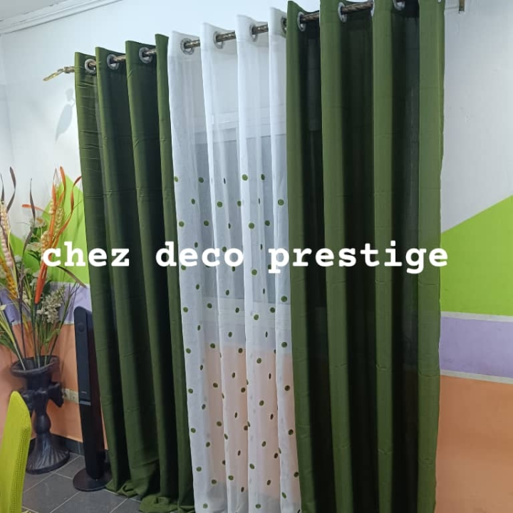 ensemble de trois rideaux