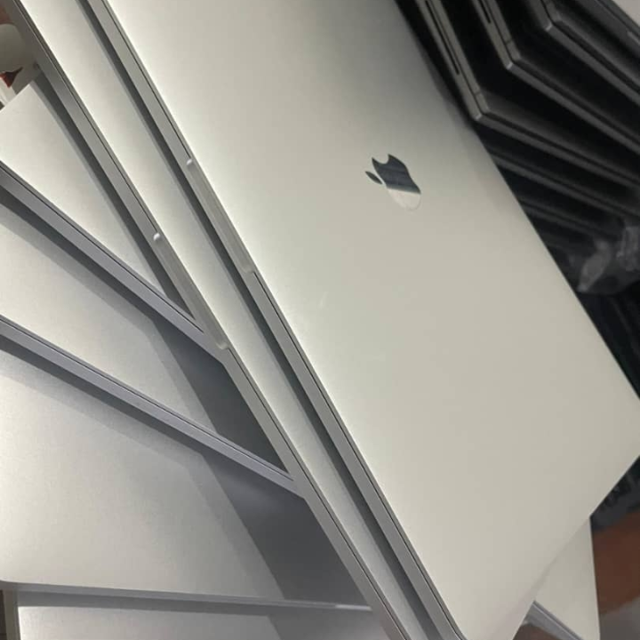 Apple MacBook pro (16 inches 2019)