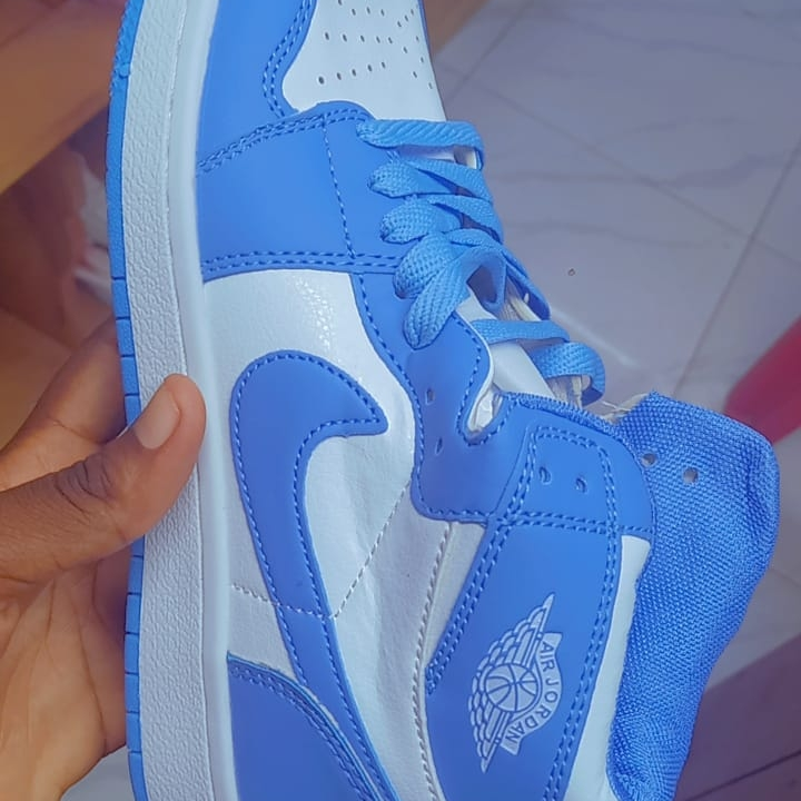 tennis bleu