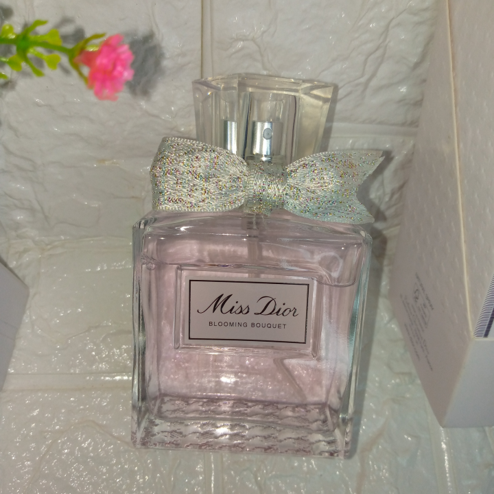 Miss Dior perfume
