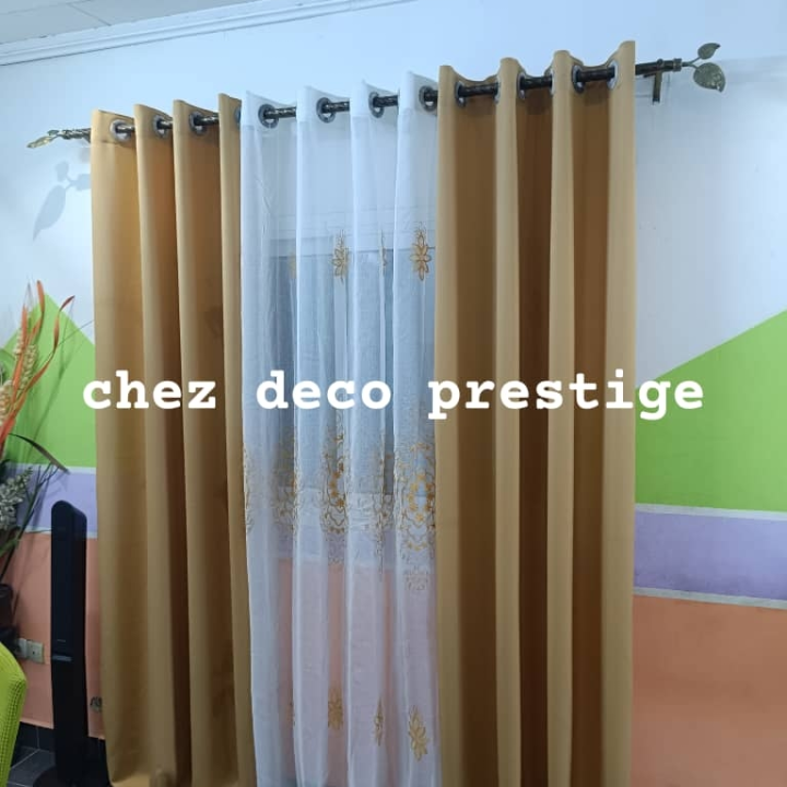ensemble de trois rideaux