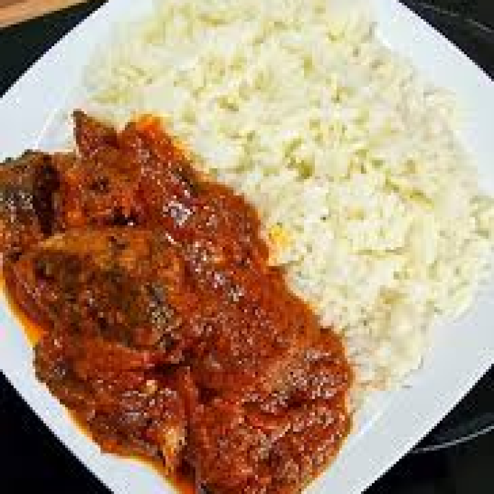 Rice and tomato sauce
