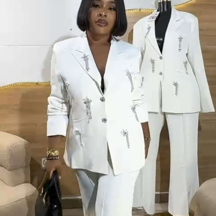 daisy's closet Gold