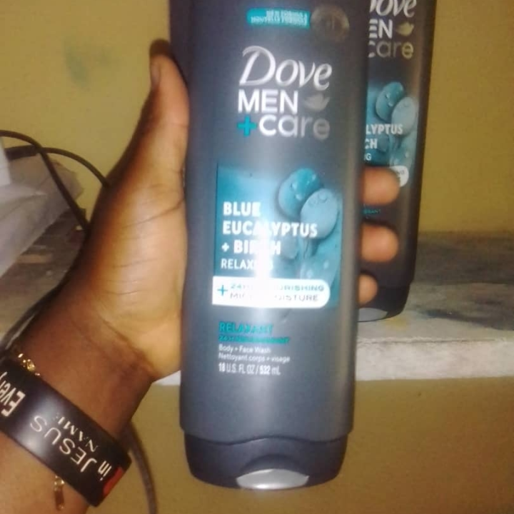 Dove m'en Care body wash