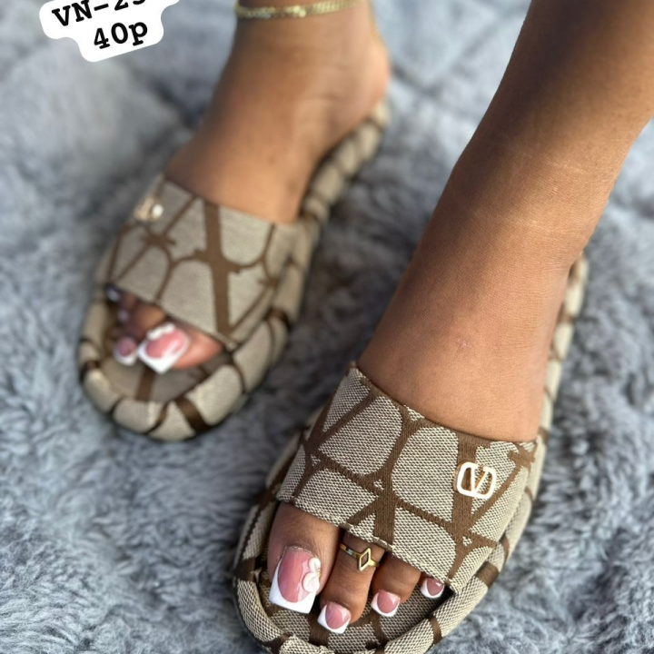 babouches Luis Vuitton