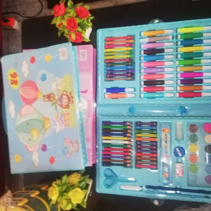 86 pc watercolor set