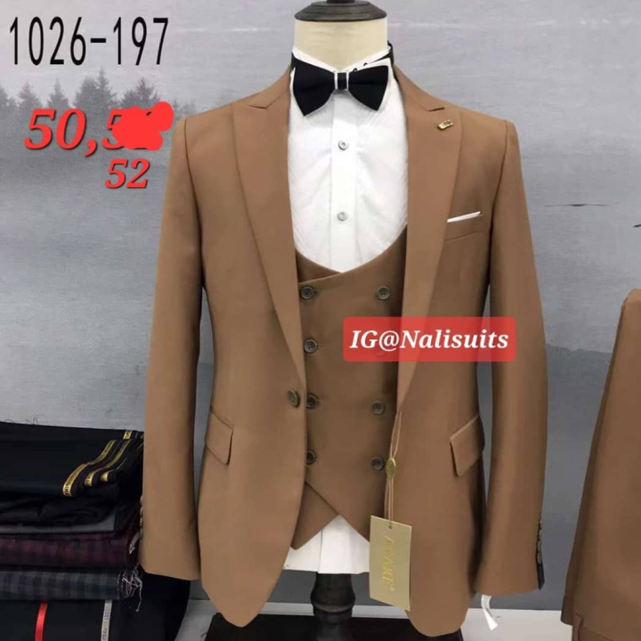 costume marron