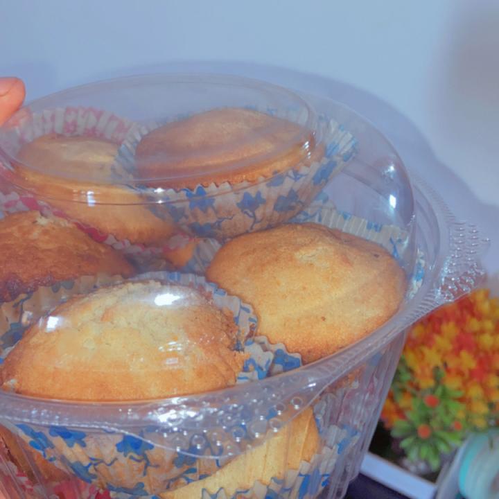 10 cupcakes