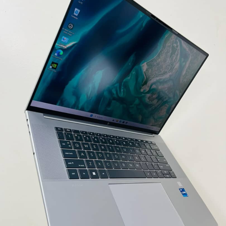HP ZBOOK Studio G9