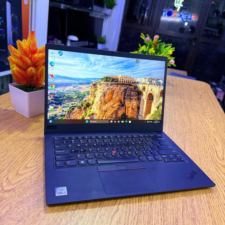 *High end users* 🇺🇸🇺🇸🇺🇸🇺🇸🇺🇸🇺🇸🇺🇸🇺🇸🇺🇸🇺🇸🇺🇸💻💻💻🧾🖊️✅  *Ultra slim*  *lenovo THINKPAD X1 Carbon*  *Intel core  i7*  *Cpu 2.30ghz*  *8 core CPU*  *10th generation processor*  *16gb ram*  *256gb ssd u