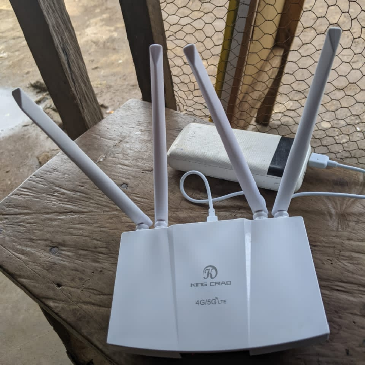 KingCrab universal router with battery, takes all Sim cards l