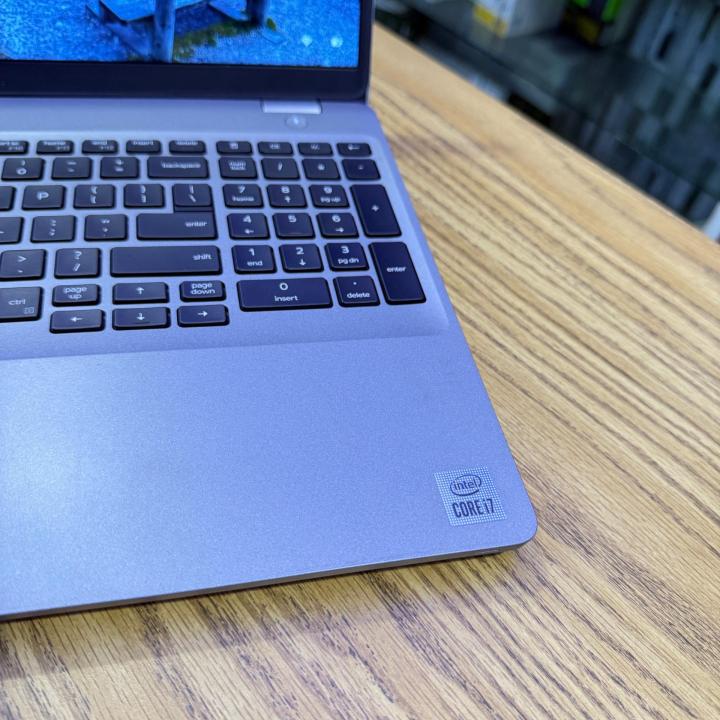 *Dell precision 3550*  *CPU 2.30GHz*  *Core i7*  *10th generation*  *16gb ram 2gb dedie