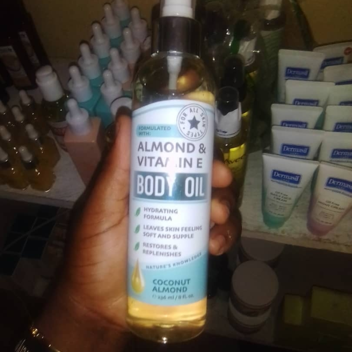 almond and vitamine E body oil