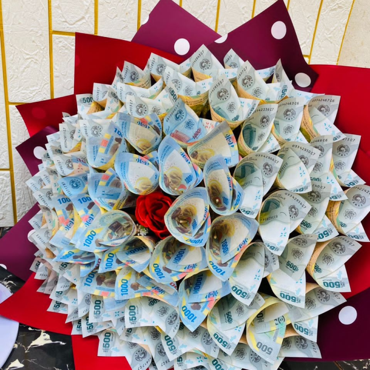 money bouquet