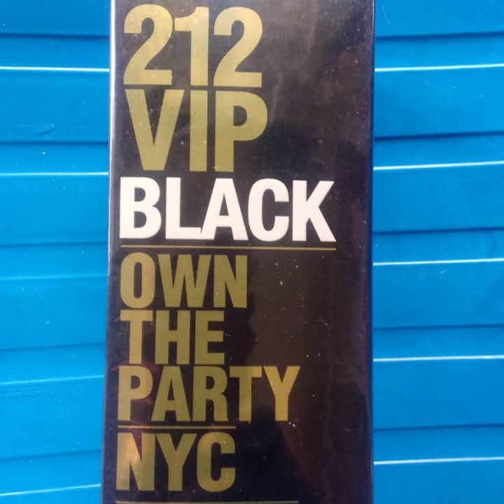 212 VIP Black de Carolina Herrera