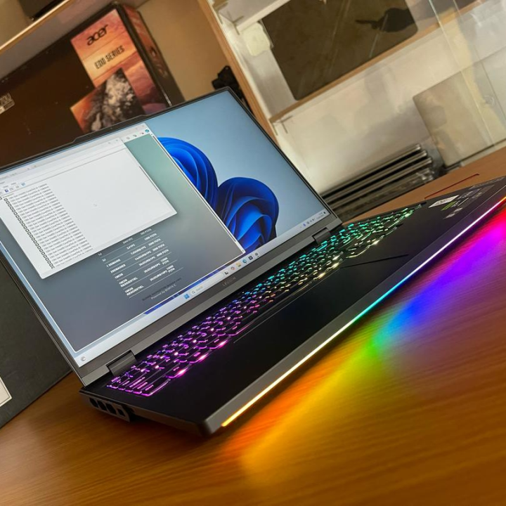*Lenovo Legion Pro 7 16IRX8H Gaming Laptop Intel Core i9-13900HX 32GB RAM 1TB SSD NVIDIA G