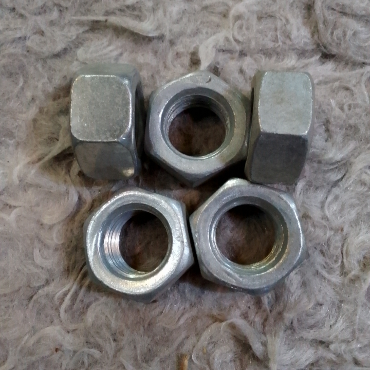 ÉCROU HEXAGONAL M20