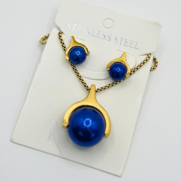 collier bleu