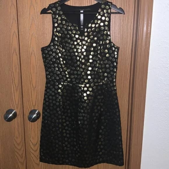 robe noire doré