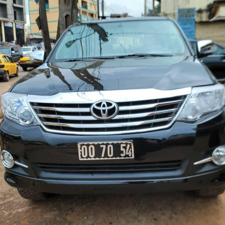 Toyota fortuner 2013