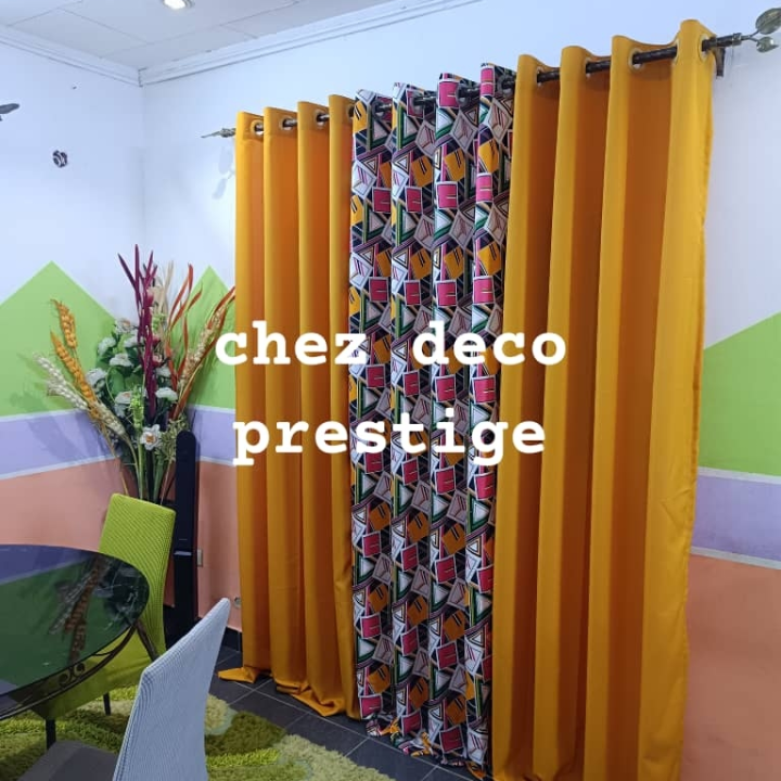 ensemble de trois rideaux