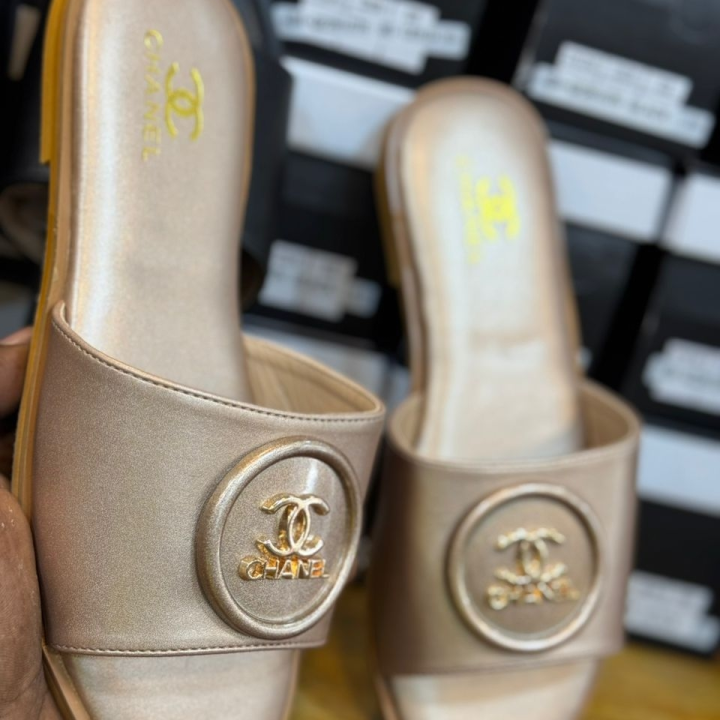 babouches Coco Chanel