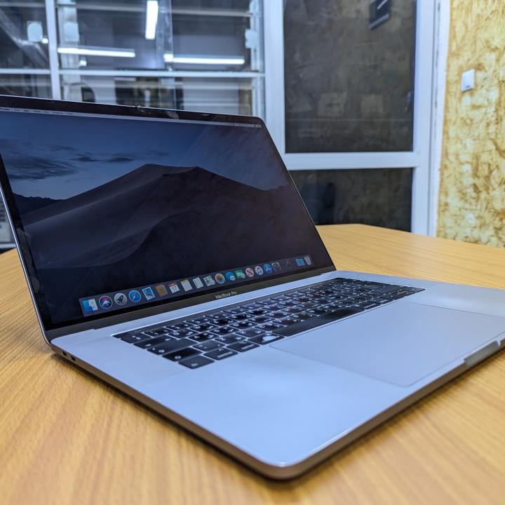 ⓘ Apple MacBook Pro ( 16-inch, 2019 ) Intel Core i9-9980HK, TouchBar + TouchID |
