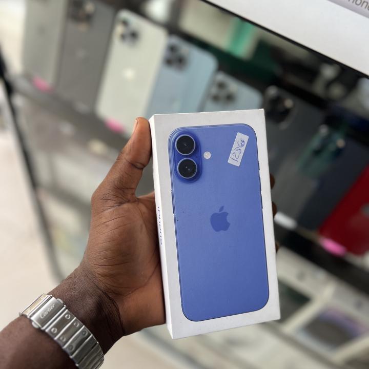 16 SIMPLE 128GB SEALED