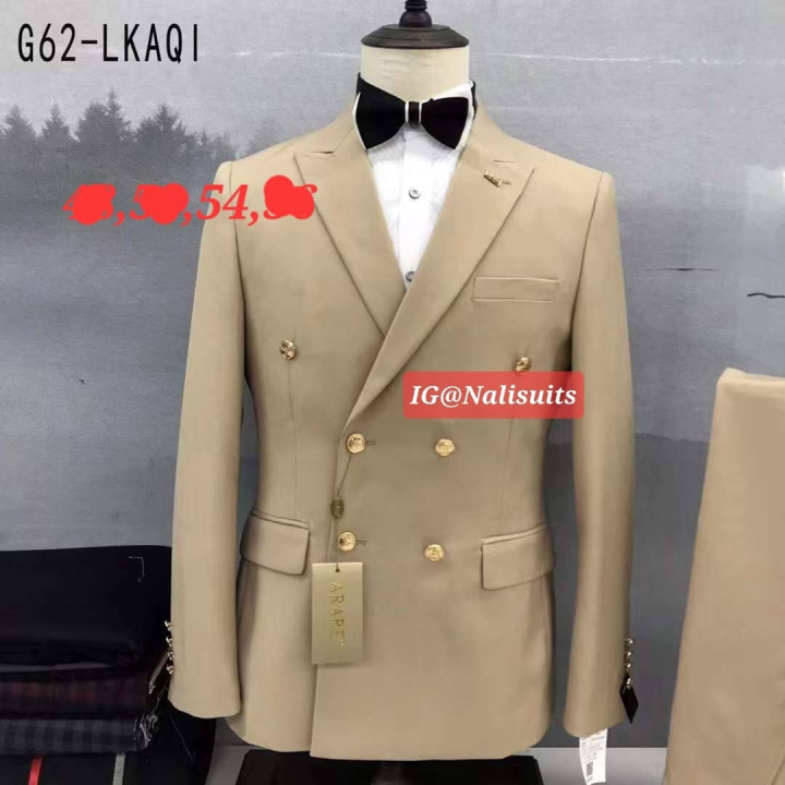 costume kaki