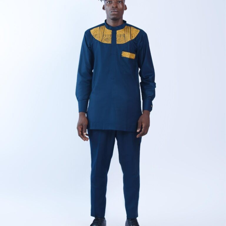 senator wears