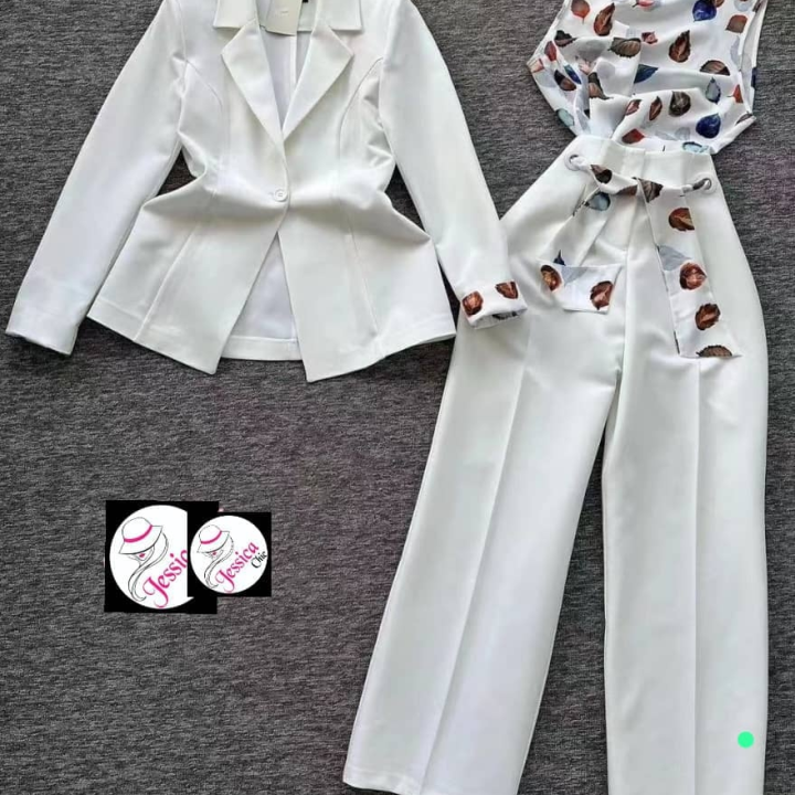ensemble femme de couleur blanche