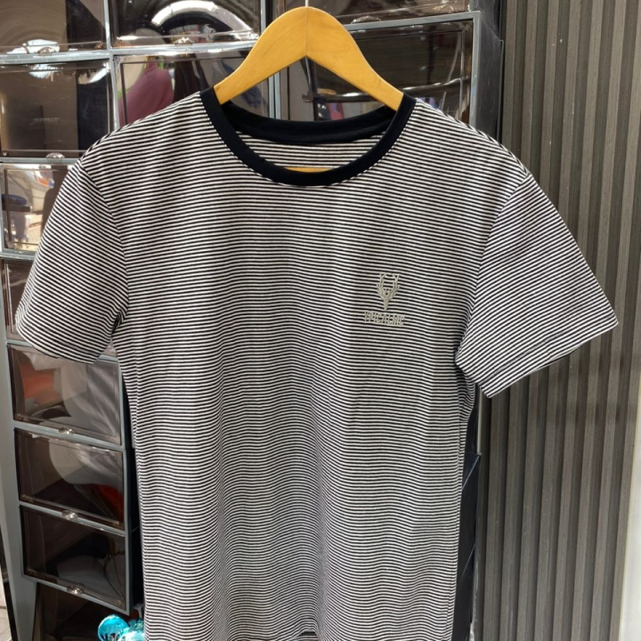 t-shirt raillé noir blanc
