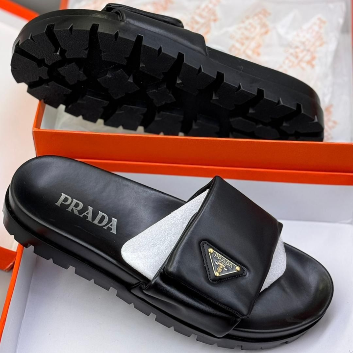 babouches hommes noire prada