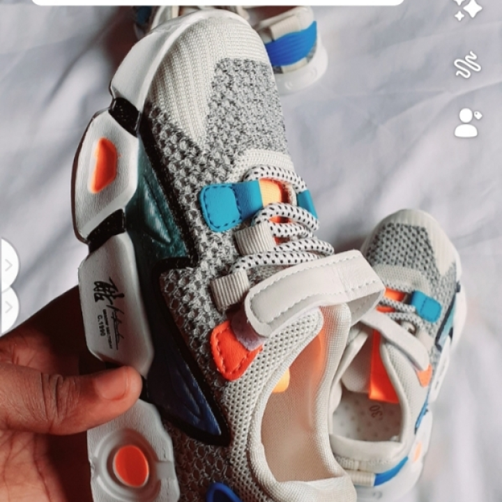 unisex sneakers
