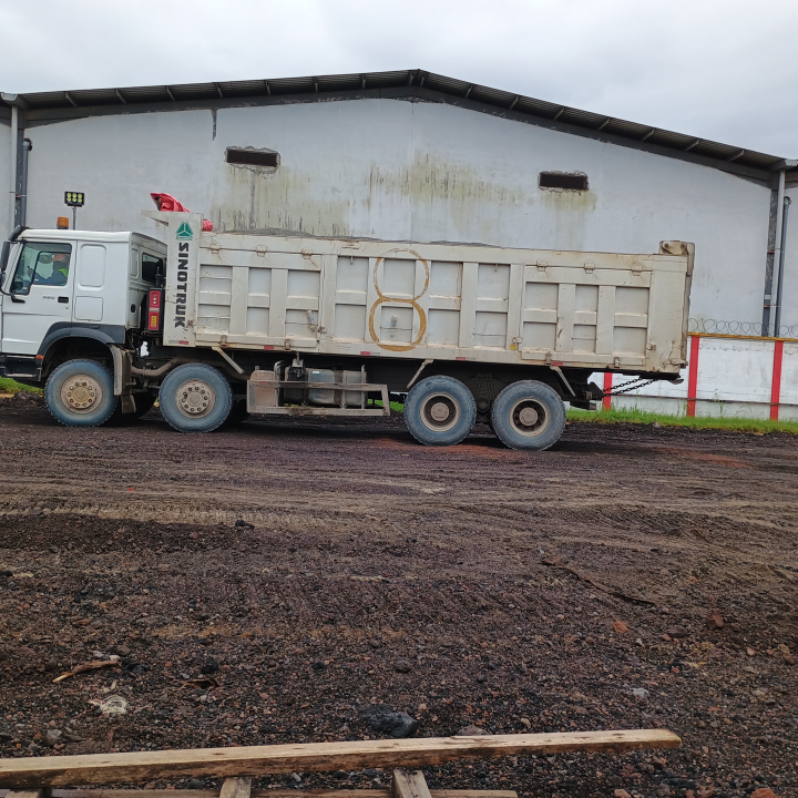 Trucks Of Gravels and Pozelane