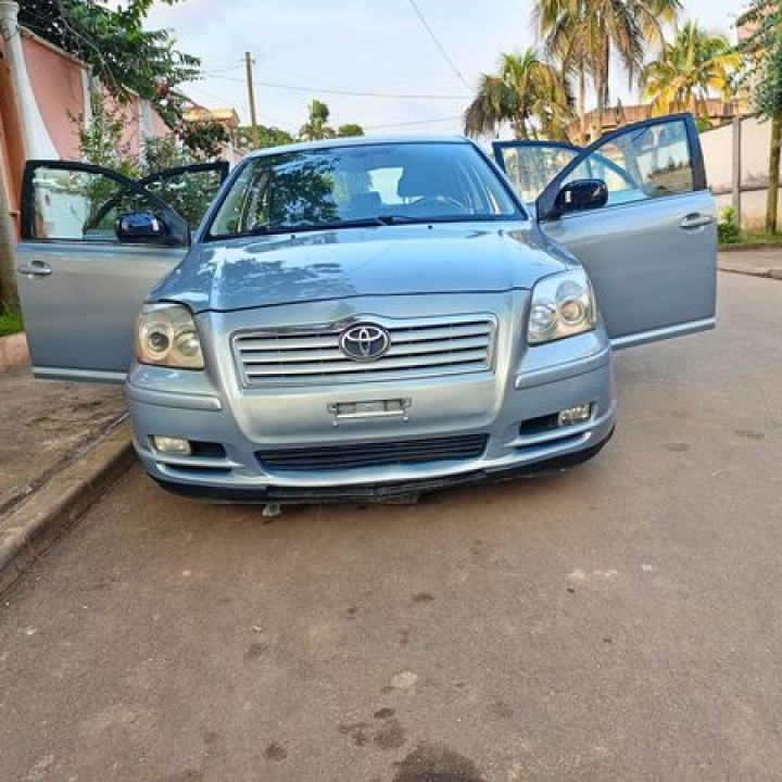 Toyota Avensis 2005 d'occasion Europe