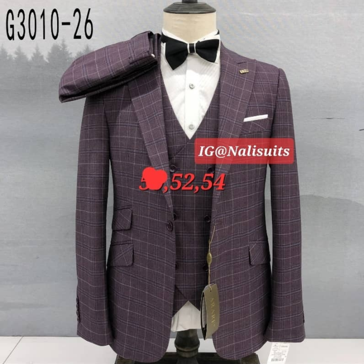 costume marron carrelé