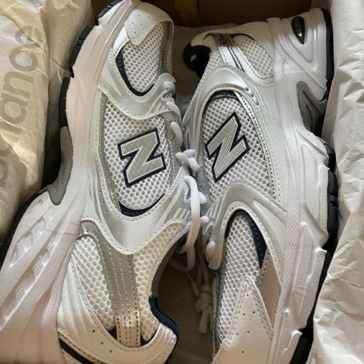 NEW BALANCE SHOE