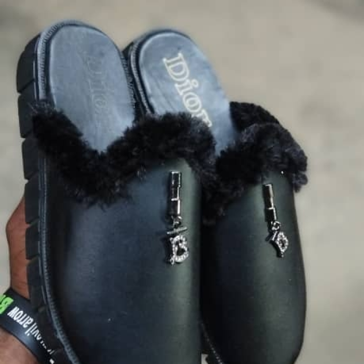 babouches noire Dior