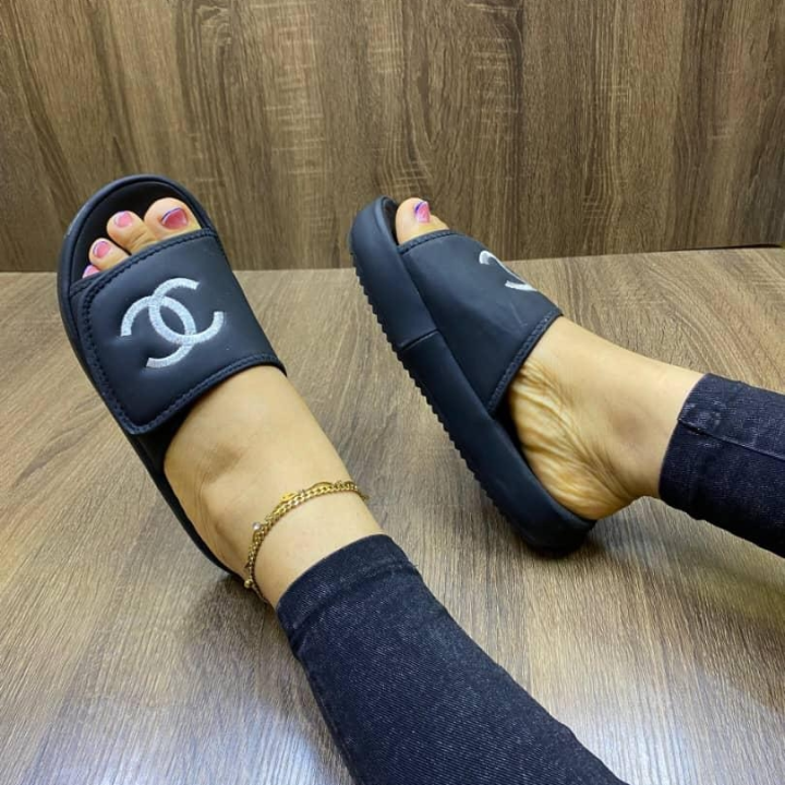 slippers