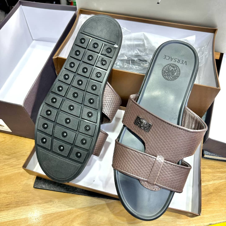 sandale , babouche homme , pied nu en cuir