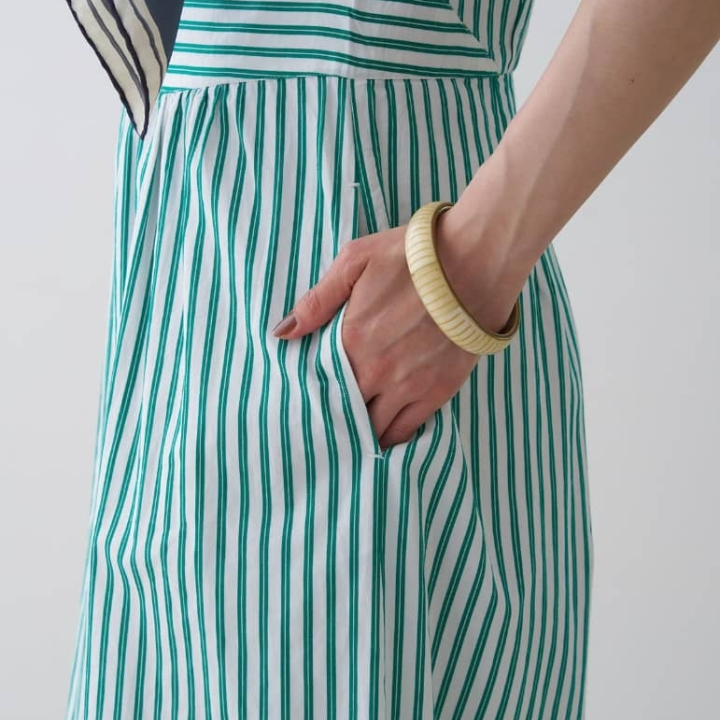 robe raillée vert blanc