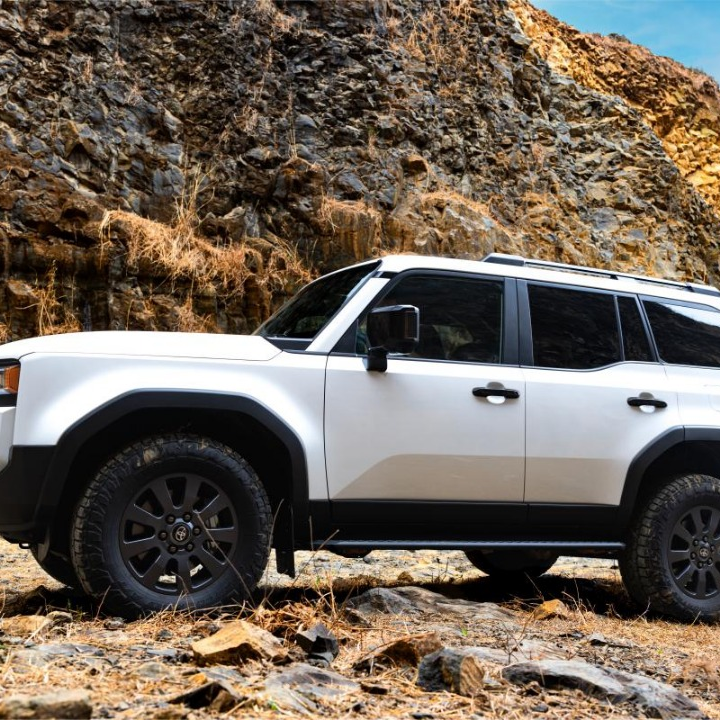 Toyota Land Cruiser Prado Luxury Edition