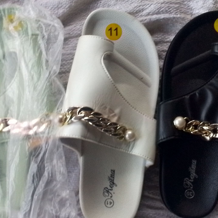 slippers