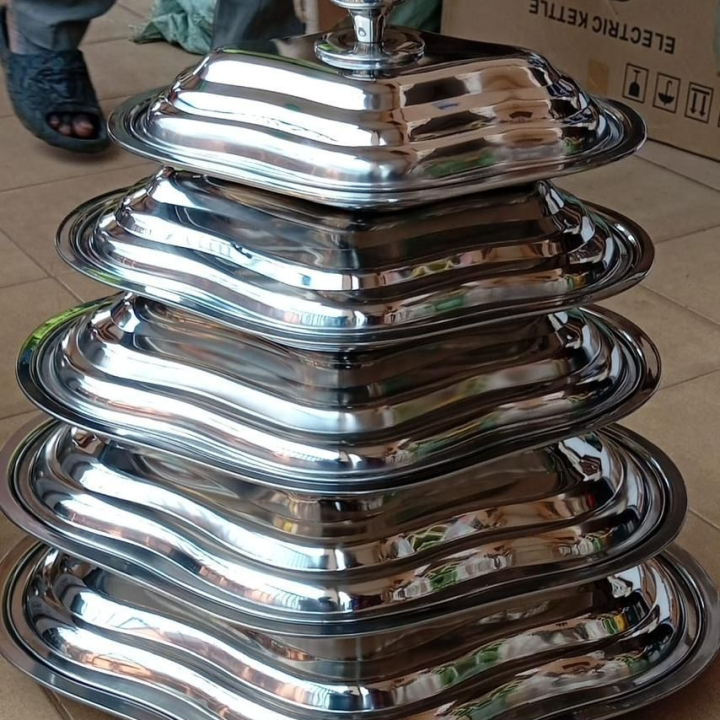 Service food trays