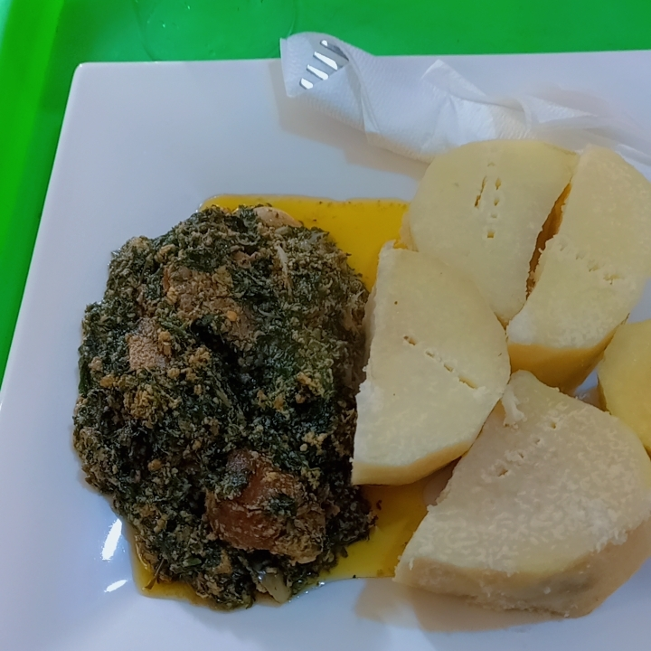 half ripeplantain/yamokonghobong Ndole