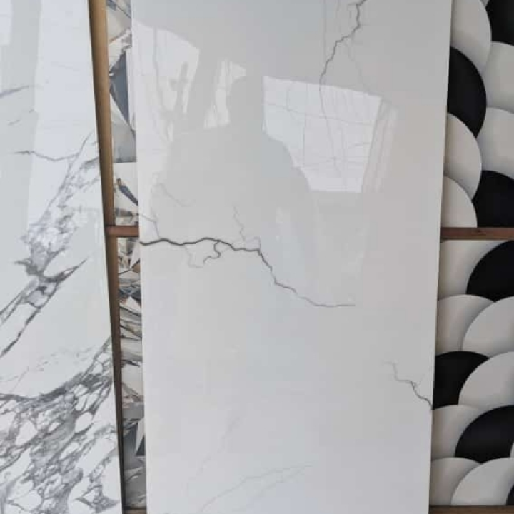 wall mirror