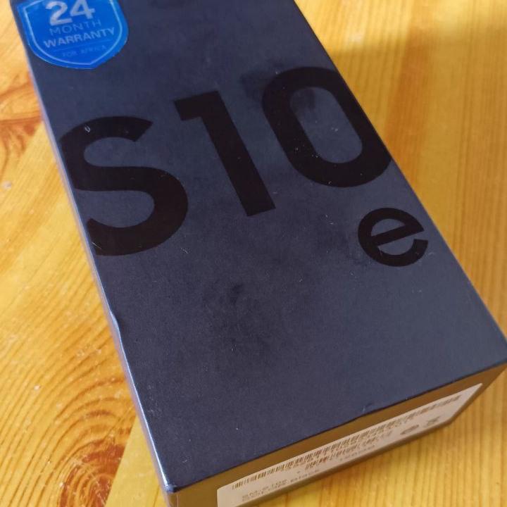 SAMSUNG S10