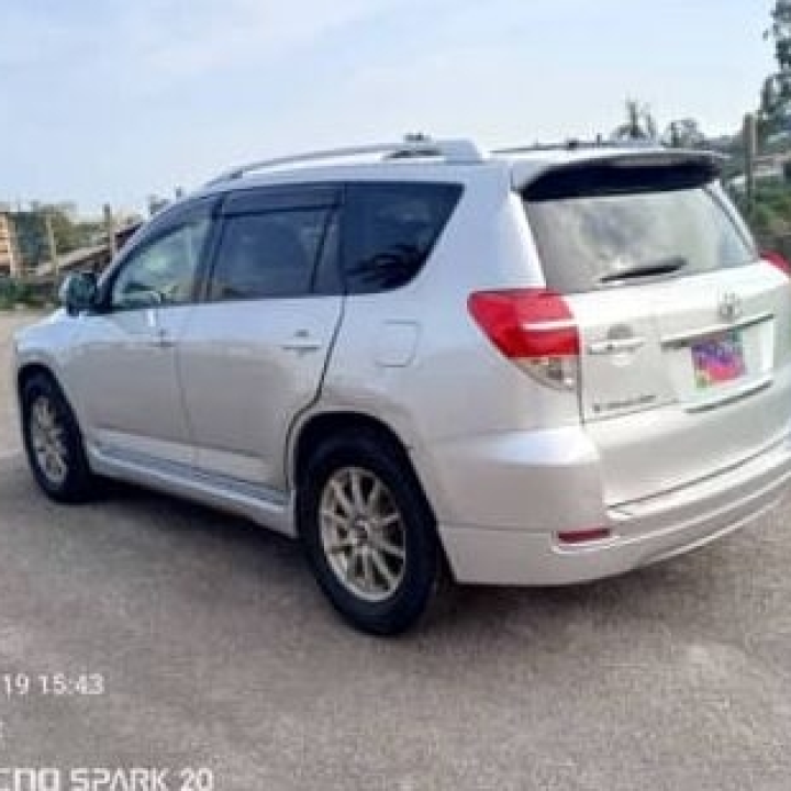 voiture Toyota RAV4